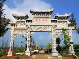 墓地入口处建造石大门牌坊有何意义及作用?