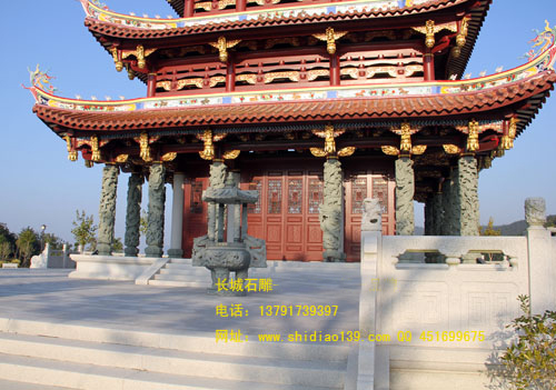 石雕龙柱建筑中的精湛装饰品